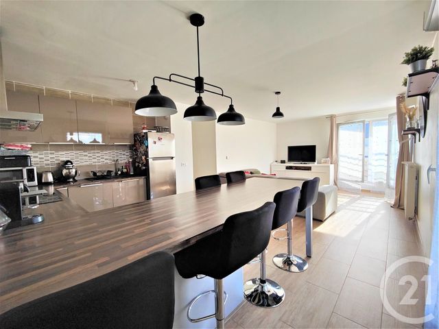 Afficher la photo en grand Appartement F3 à vendre - 3 pièces - 68.35 m2 - ATHIS MONS - 91 - ILE-DE-FRANCE - Century 21 L'Athégienne