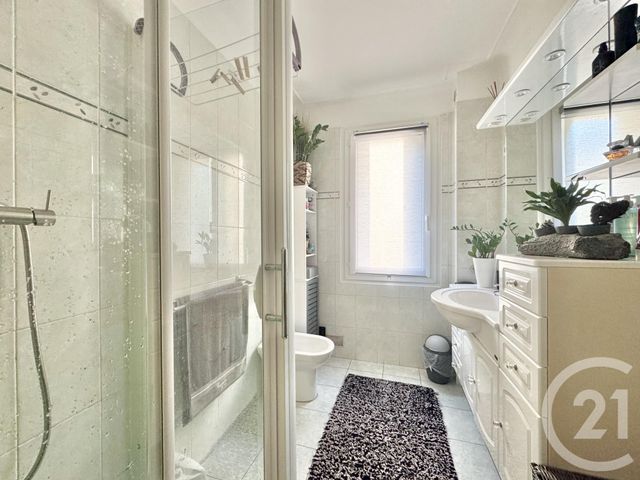 Appartement F3 à vendre - 3 pièces - 75.0 m2 - PARAY VIEILLE POSTE - 91 - ILE-DE-FRANCE - Century 21 L'Athégienne