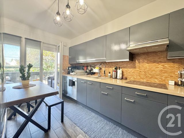 Appartement F3 à vendre - 3 pièces - 75.0 m2 - PARAY VIEILLE POSTE - 91 - ILE-DE-FRANCE - Century 21 L'Athégienne