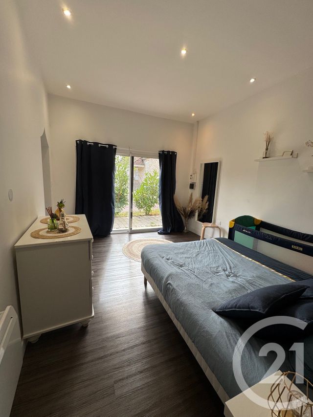 Appartement F2 à louer - 2 pièces - 35.0 m2 - CHAMPCUEIL - 91 - ILE-DE-FRANCE - Century 21 L'Athégienne