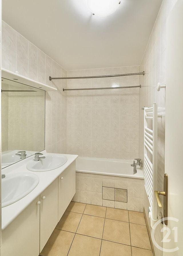 Appartement F3 à vendre - 3 pièces - 64.0 m2 - PANTIN - 93 - ILE-DE-FRANCE - Century 21 L'Athégienne