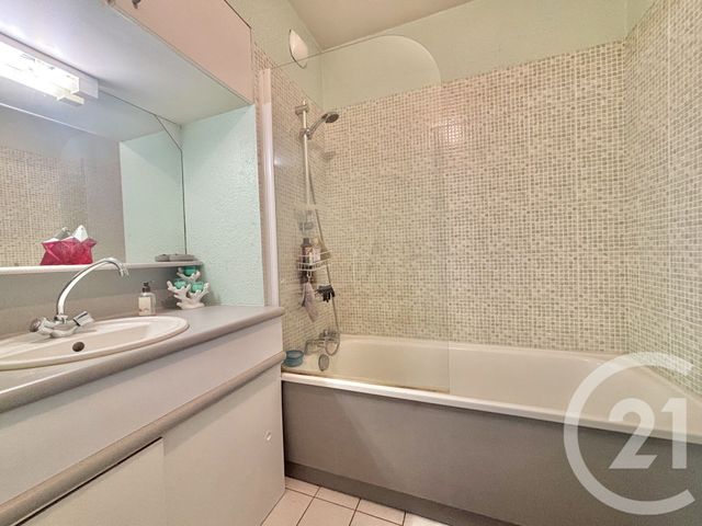 Appartement F2 à vendre - 2 pièces - 46.0 m2 - VIRY CHATILLON - 91 - ILE-DE-FRANCE - Century 21 L'Athégienne