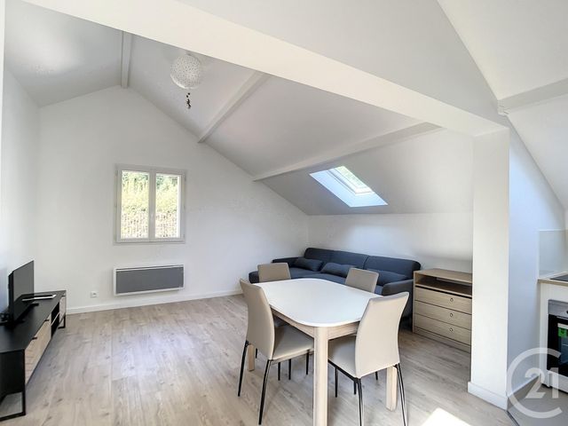 Appartement F2 à louer - 2 pièces - 37.01 m2 - VILLENEUVE LE ROI - 94 - ILE-DE-FRANCE - Century 21 L'Athégienne