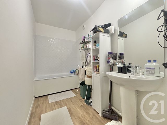 Appartement F3 à vendre - 3 pièces - 67.0 m2 - LES PAVILLONS SOUS BOIS - 93 - ILE-DE-FRANCE - Century 21 L'Athégienne