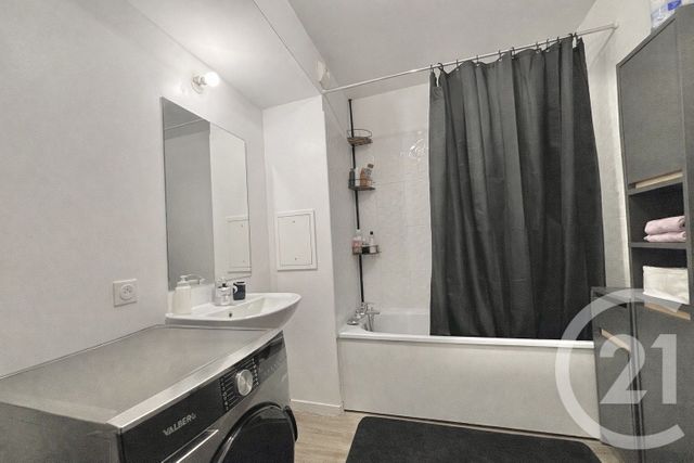 Appartement F3 à vendre - 3 pièces - 55.55 m2 - LES PAVILLONS SOUS BOIS - 93 - ILE-DE-FRANCE - Century 21 L'Athégienne