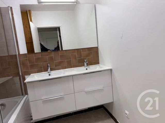 Appartement F3 à louer - 3 pièces - 64.25 m2 - CHILLY MAZARIN - 91 - ILE-DE-FRANCE - Century 21 L'Athégienne