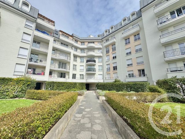 Appartement F3 à vendre - 3 pièces - 64.21 m2 - VIRY CHATILLON - 91 - ILE-DE-FRANCE - Century 21 L'Athégienne