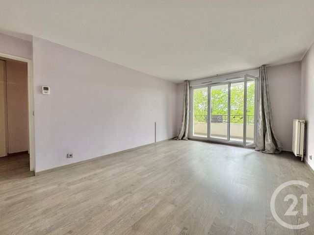 Appartement F3 à vendre - 3 pièces - 64.21 m2 - VIRY CHATILLON - 91 - ILE-DE-FRANCE - Century 21 L'Athégienne