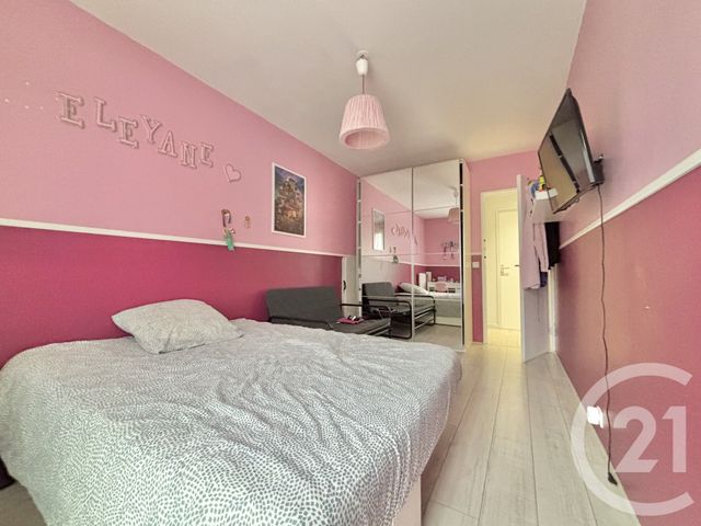Appartement F5 à vendre - 5 pièces - 87.77 m2 - THIAIS - 94 - ILE-DE-FRANCE - Century 21 L'Athégienne