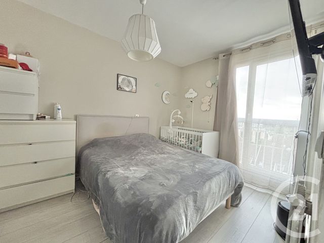 Appartement F5 à vendre - 5 pièces - 87.77 m2 - THIAIS - 94 - ILE-DE-FRANCE - Century 21 L'Athégienne