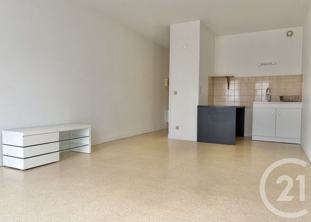 Appartement F1 à louer - 1 pièce - 28.59 m2 - PARAY VIEILLE POSTE - 91 - ILE-DE-FRANCE - Century 21 L'Athégienne