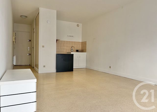 Appartement F1 à louer - 1 pièce - 28.59 m2 - PARAY VIEILLE POSTE - 91 - ILE-DE-FRANCE - Century 21 L'Athégienne
