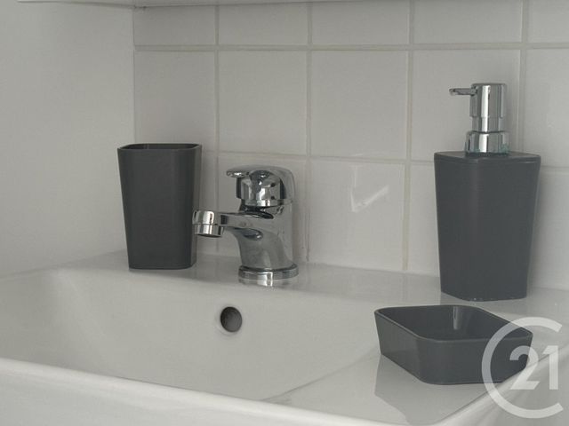 Appartement Studio à louer - 1 pièce - 22.87 m2 - PARAY VIEILLE POSTE - 91 - ILE-DE-FRANCE - Century 21 L'Athégienne
