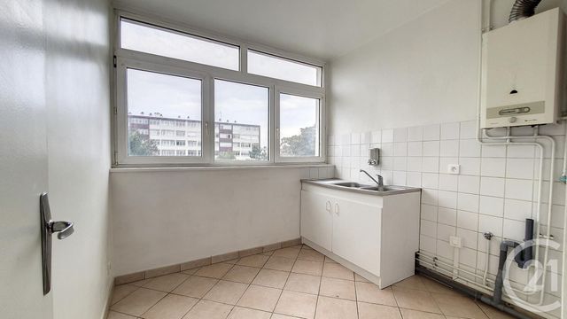 Appartement F2 à vendre - 2 pièces - 38.01 m2 - VIRY CHATILLON - 91 - ILE-DE-FRANCE - Century 21 L'Athégienne