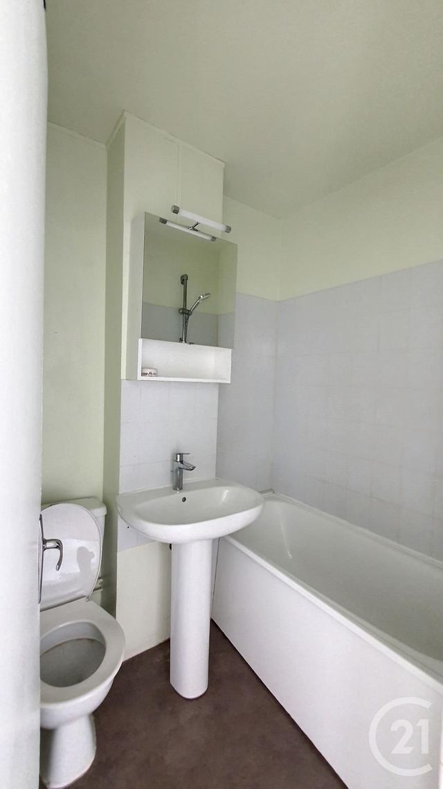 Appartement F2 à vendre - 2 pièces - 38.01 m2 - VIRY CHATILLON - 91 - ILE-DE-FRANCE - Century 21 L'Athégienne
