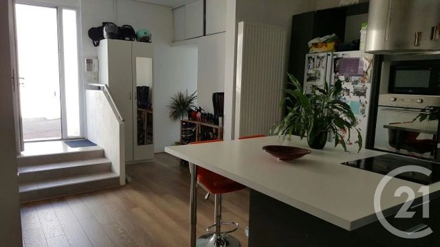 Appartement Loft à louer - 4 pièces - 94.04 m2 - AUBERVILLIERS - 93 - ILE-DE-FRANCE - Century 21 L'Athégienne