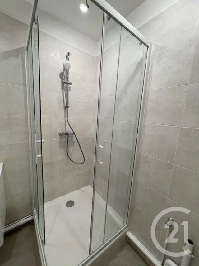 Appartement Studio à louer - 1 pièce - 28.32 m2 - PARIS - 75005 - ILE-DE-FRANCE - Century 21 L'Athégienne