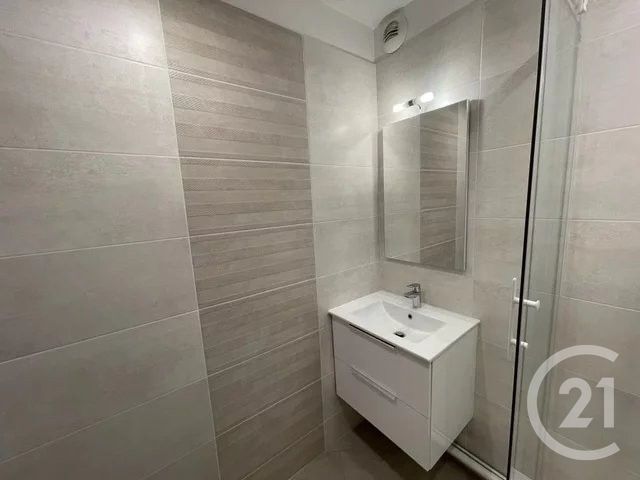 Appartement Studio à louer - 1 pièce - 28.32 m2 - PARIS - 75005 - ILE-DE-FRANCE - Century 21 L'Athégienne